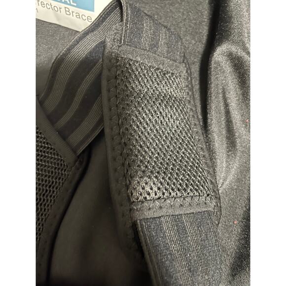 New in Bag Black Posture Corrector for Back - Unisex - Picture 4 of 5